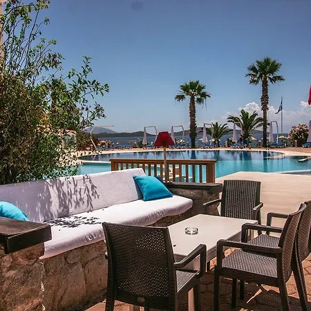 فندق Club Muskebi 4*