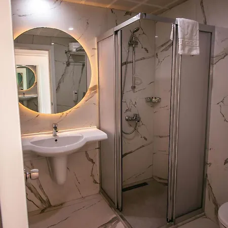 Club Muskebi فندق