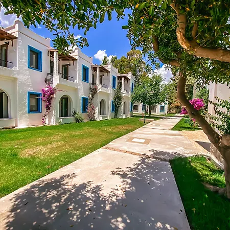 Hotel Club Muskebi 4*